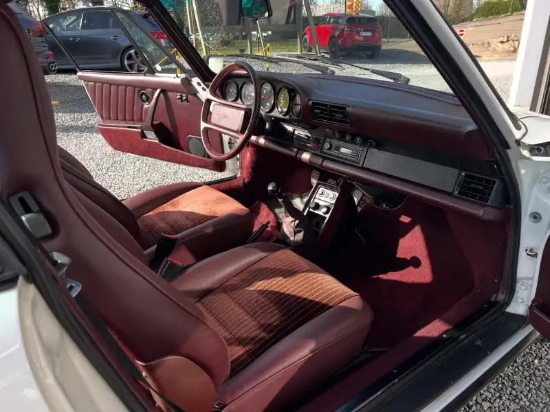 PORSCHE 911 CARRERA COUPÉ SC 3.2 1986