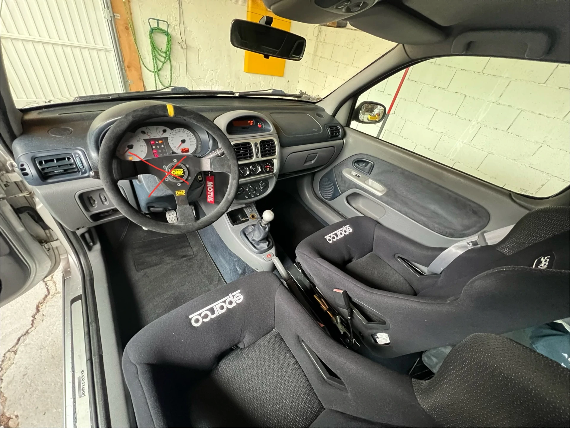 Clio rs1 from 2000 fitted with trackday