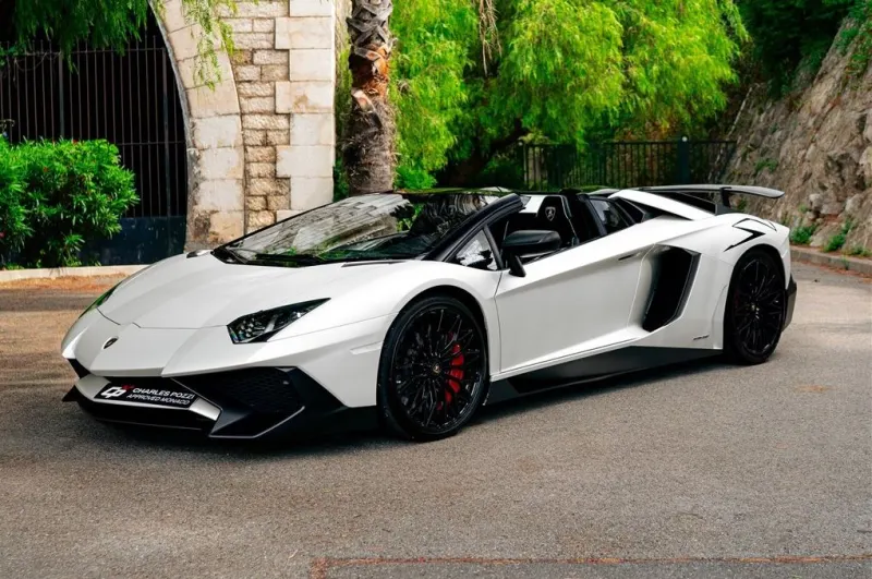 LAMBORGHINI AVENTADOR ROADSTER