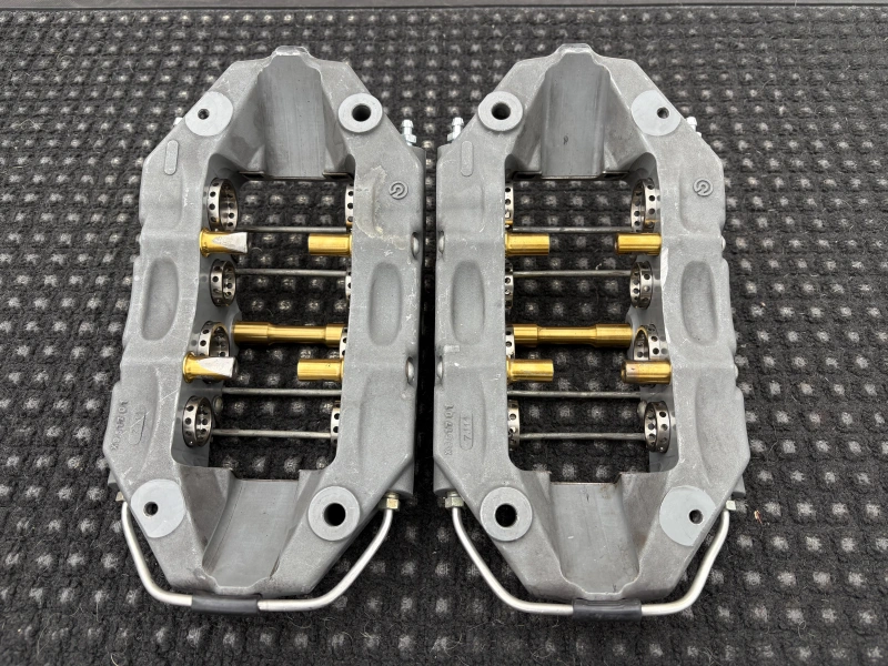 2 étriers BREMBO 8 PISTONS MONOBLOC révisés