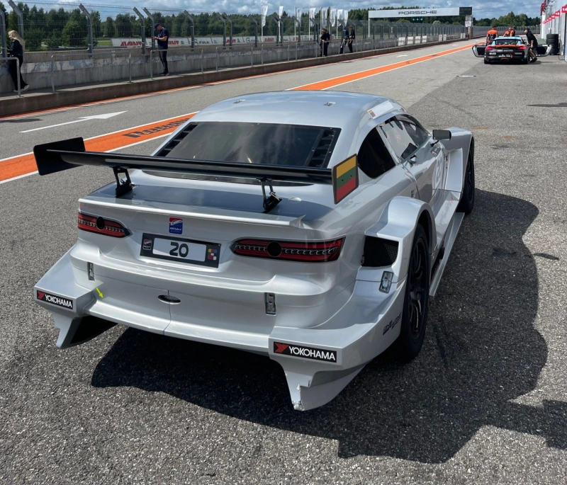 Mitjet 2L - Prêt pour la course