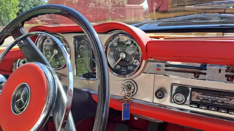 Superbe Mercedes 230 SL Pagode restauration complète