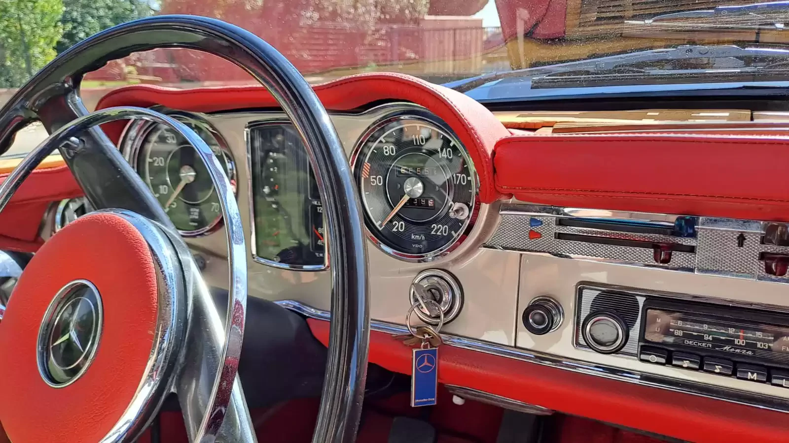 Superbe Mercedes 230 SL Pagode restauration complète
