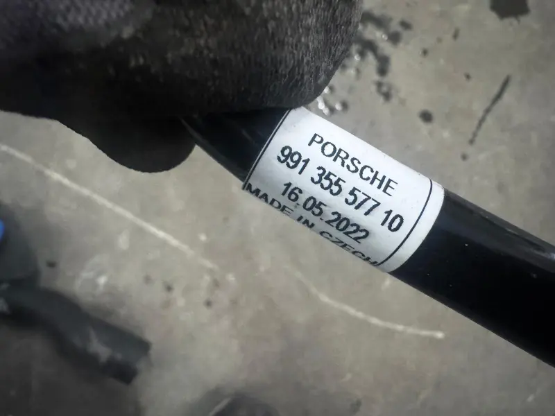 Brake vacuum hose Porsche Cayman GT4 RS 99135557711