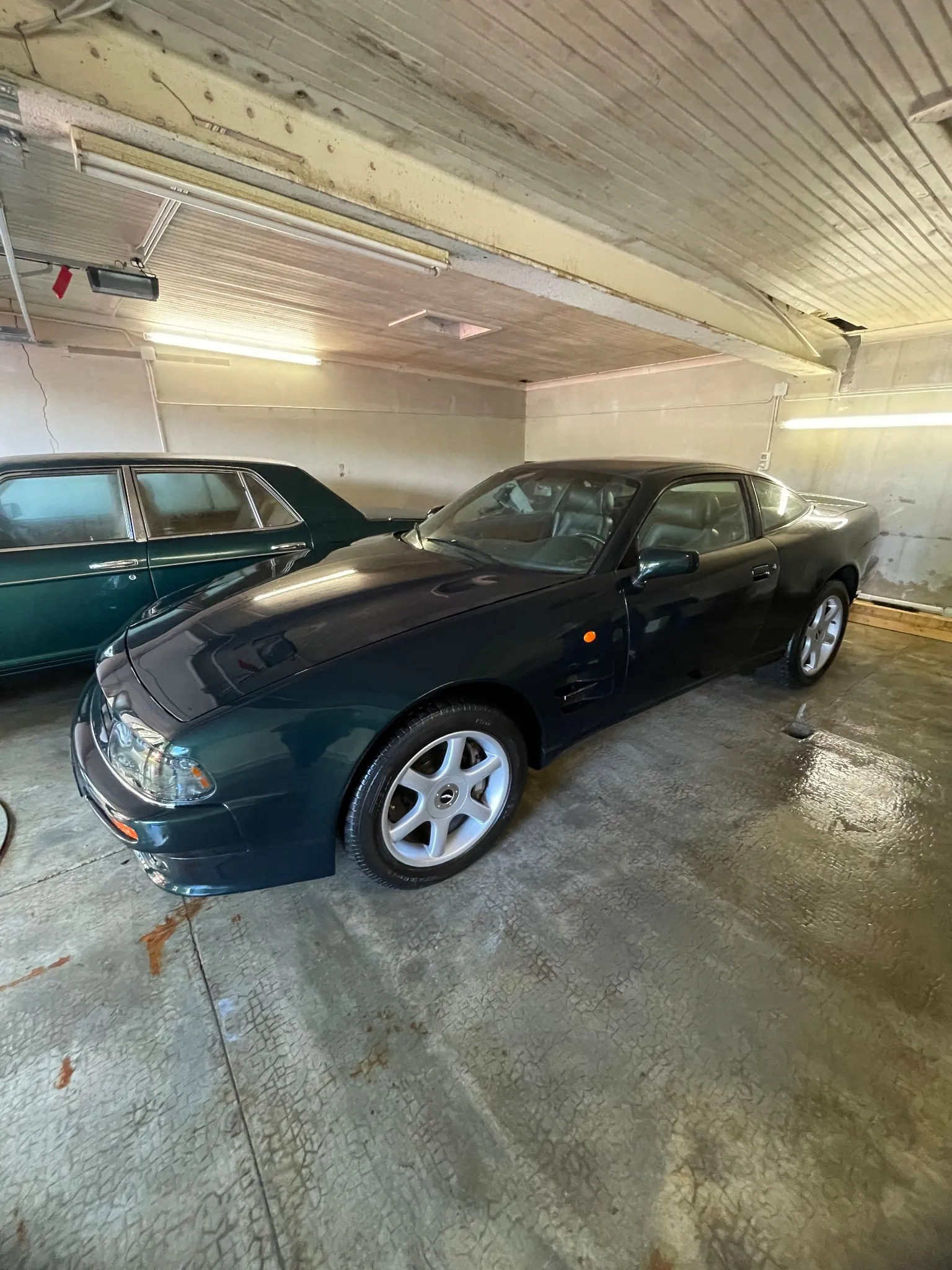 Aston martin v8 coupé LHD 1997 – photo 1