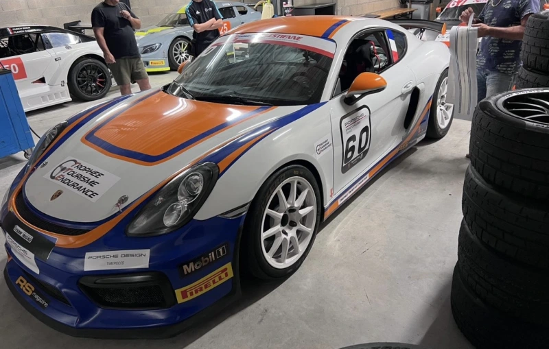 Porsche cayman Cup GT4 981