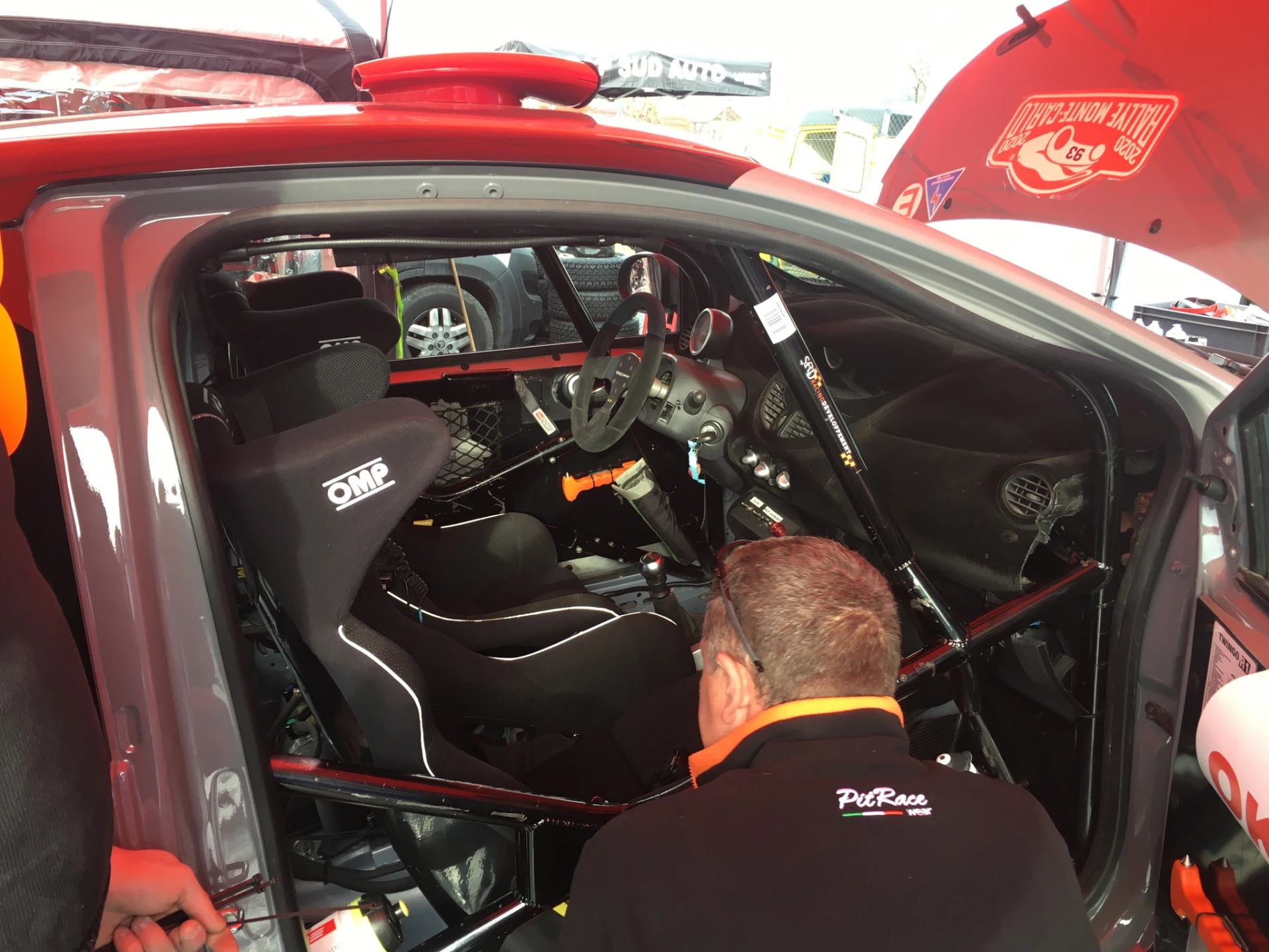 TWINGO Maxi R1 à louer – photo 2
