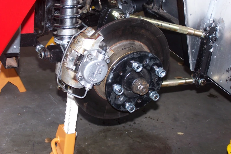 Vintage Racing - 1957 Victress C2 Coupe