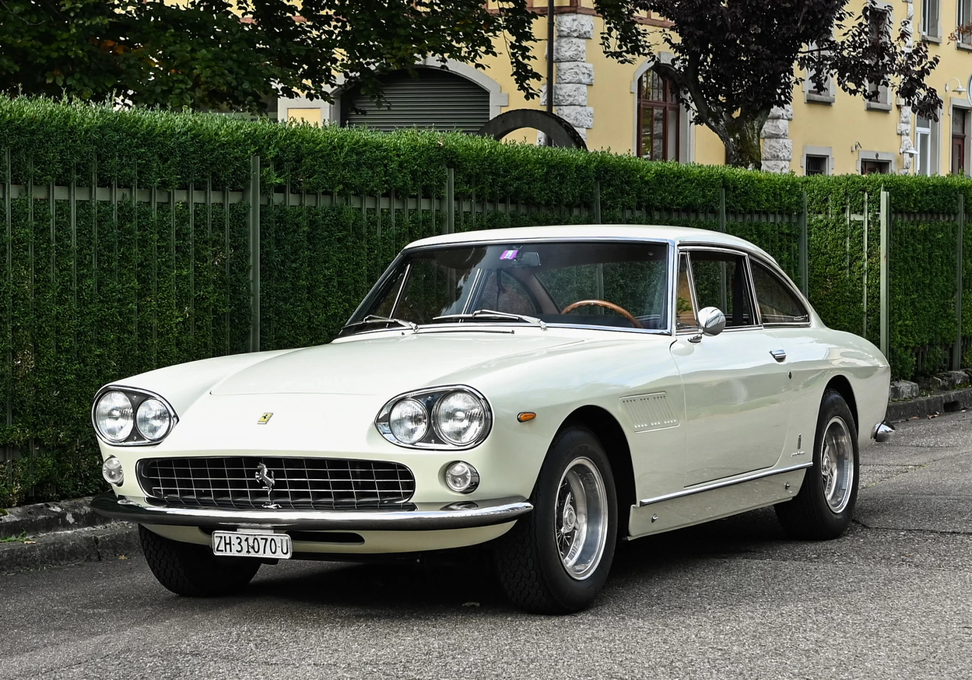 Ferrari 330 GT 2+2