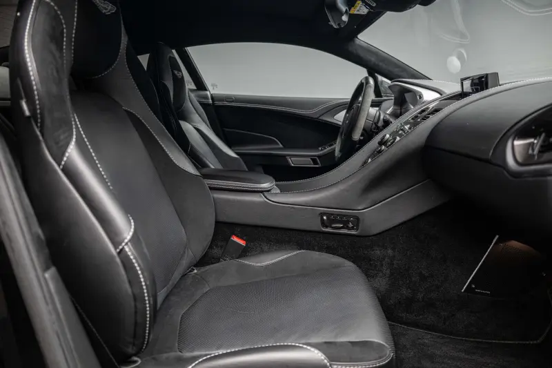ASTON MARTIN VANQUISH 5.9 V12 574 CH