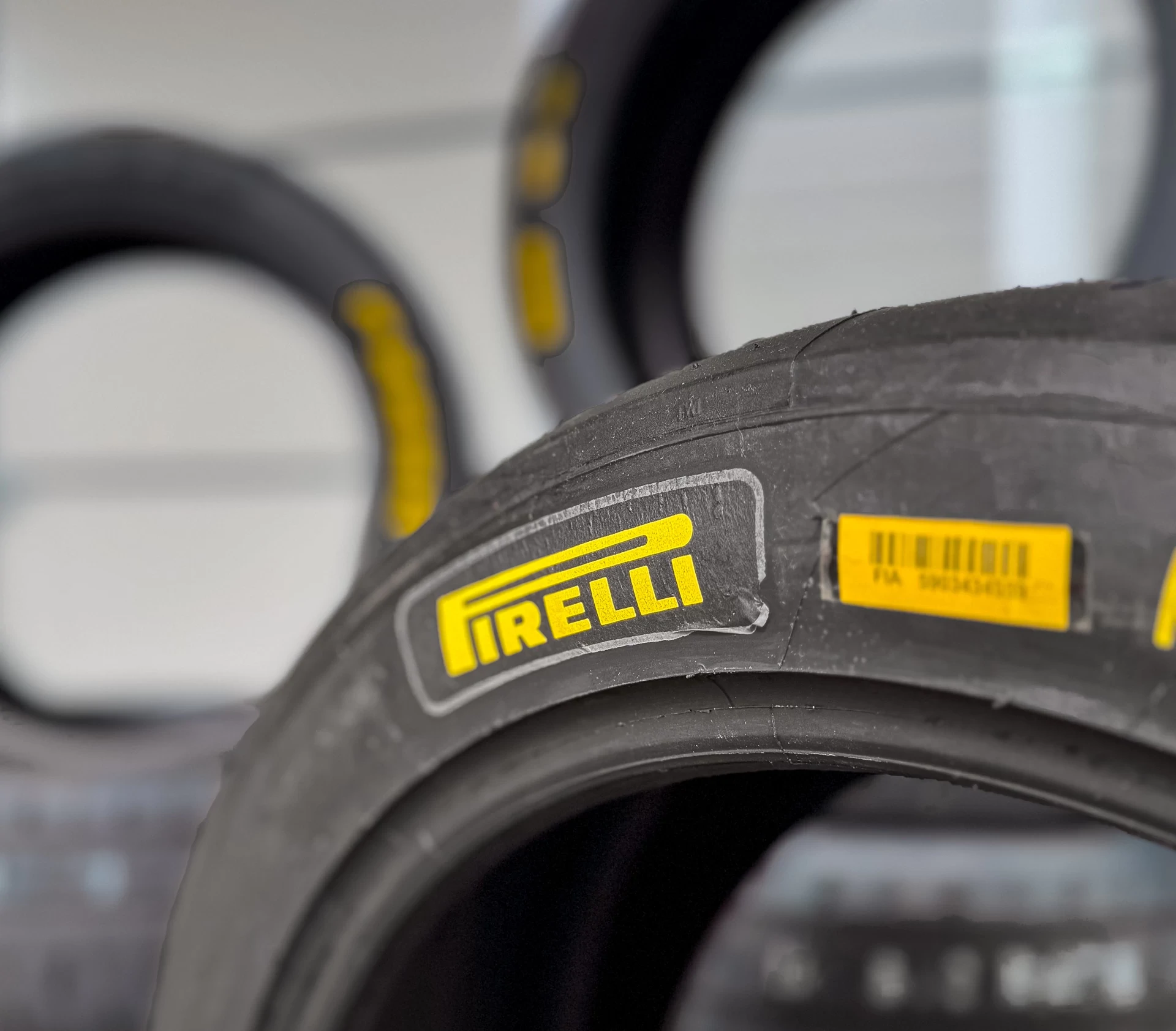 4x PIRELLI 18'' FIA RA5 NEUFS – photo 2