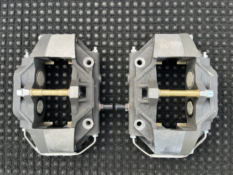 2 étriers AP RACING NEUFS D'EPOQUE VHC