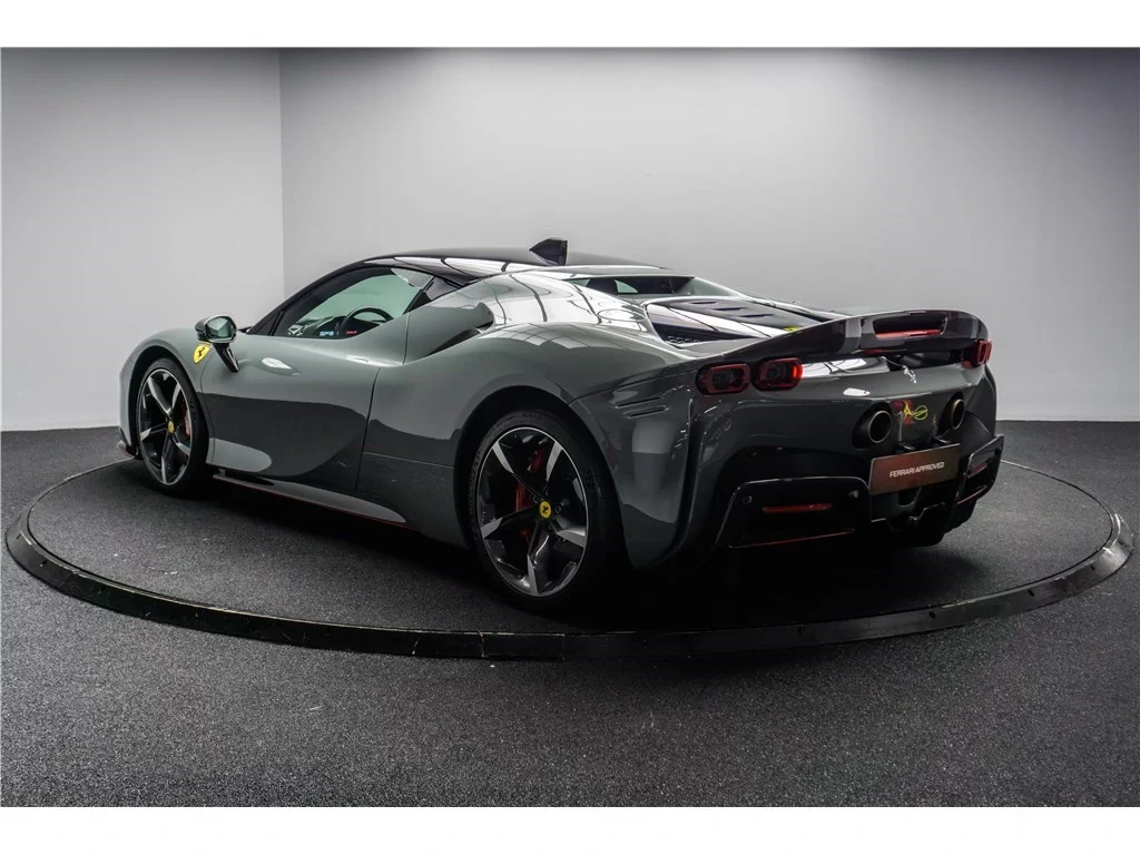 FERRARI SF90 STRADALE 4.0 V8 780 CH PHEV