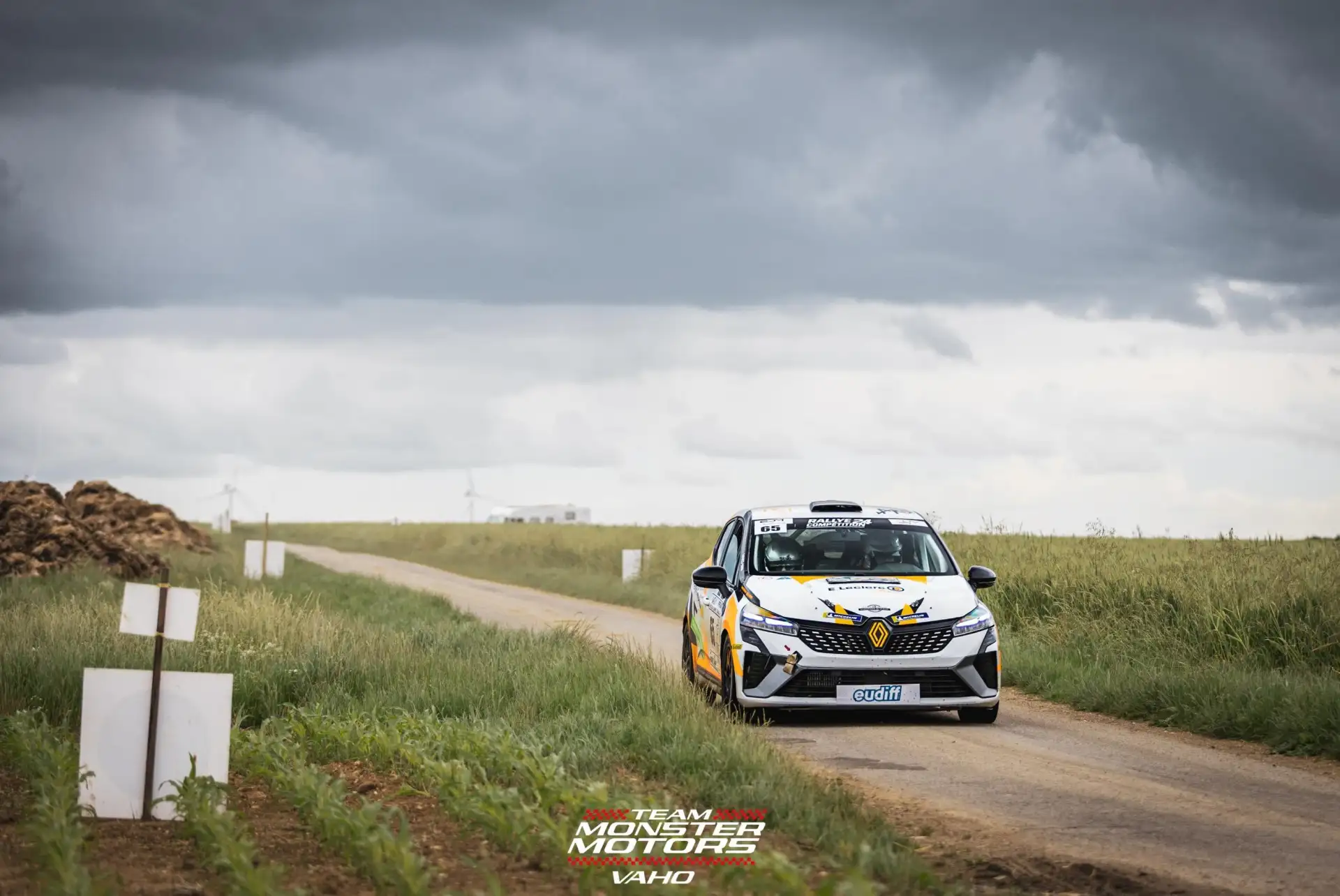 Rallye Competition 24 offers a Clio RC5 for hire – photo 3