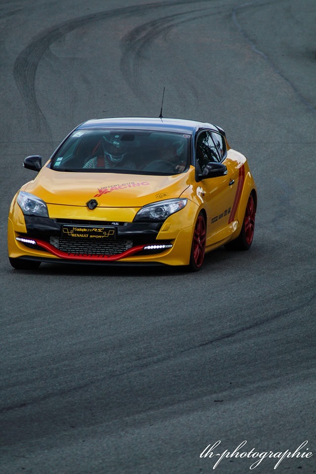 Megane Rs yellow Sirius stage2
