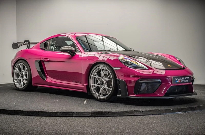 PORSCHE 718 CAYMAN GT4 RS