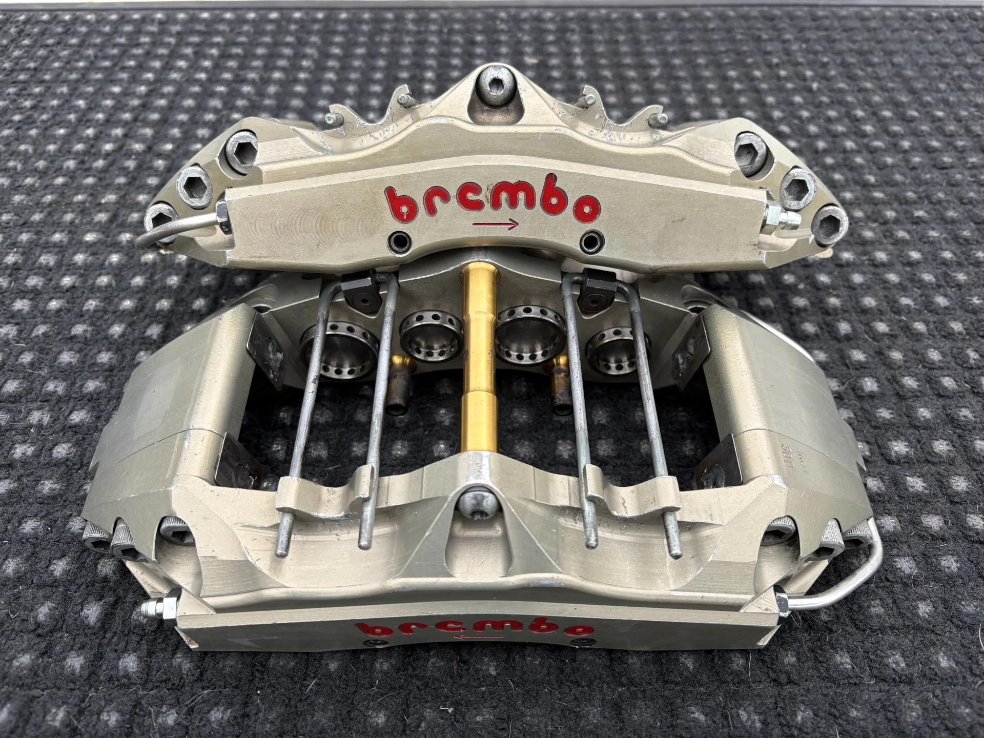 2 overhauled Brembo 8-piston calipers - 306 Maxi, Escort Cosworth Gr A, Mégane Maxi, Evo, VHC – photo 1