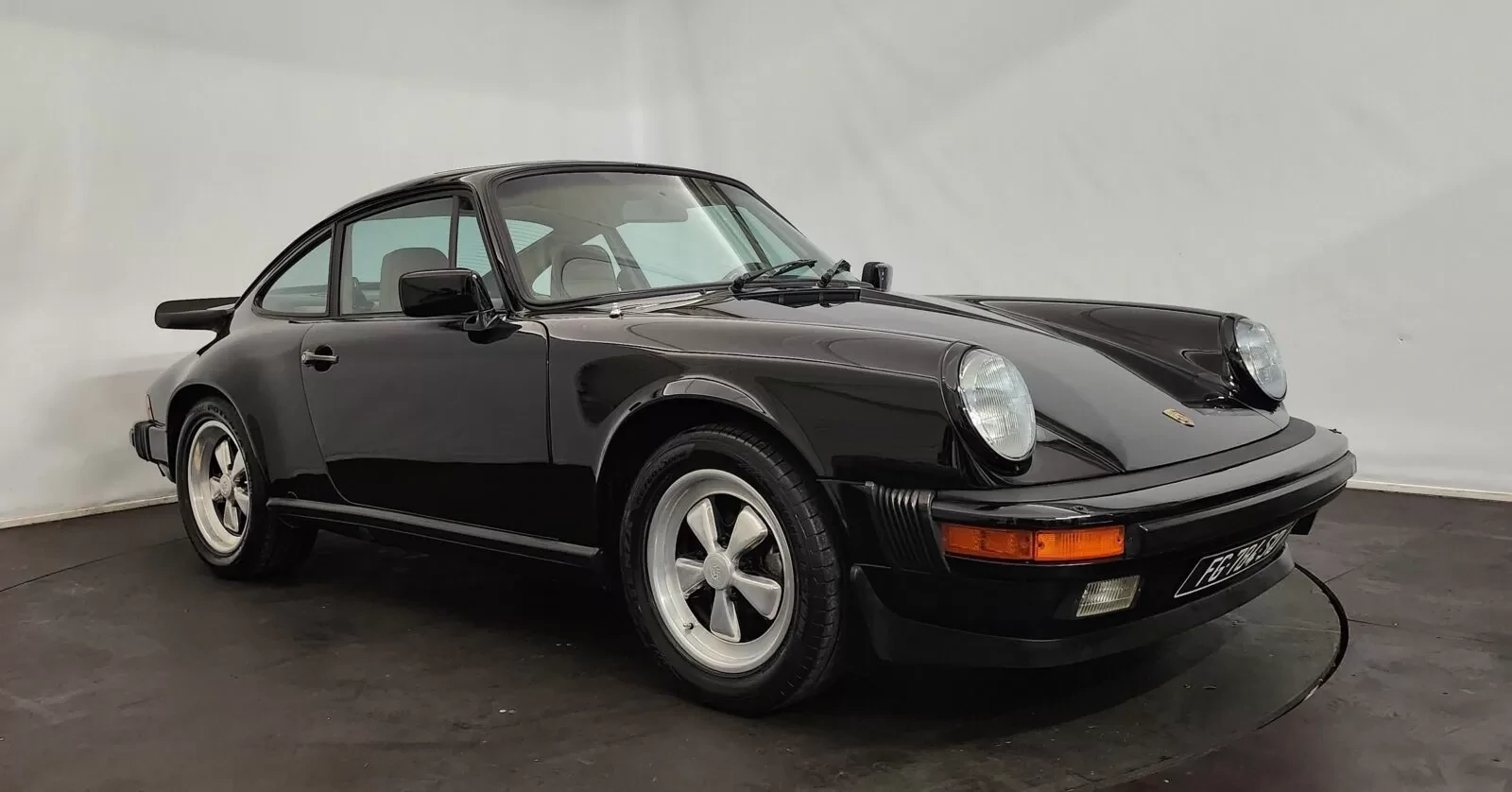 Porsche 911 3.2 Carrera