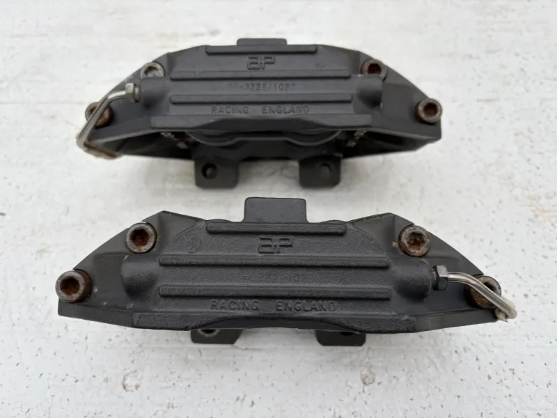 2 étriers AP Racing CP3228 4 pistons révisés – Gr A / VHC – Ford / AX / 106