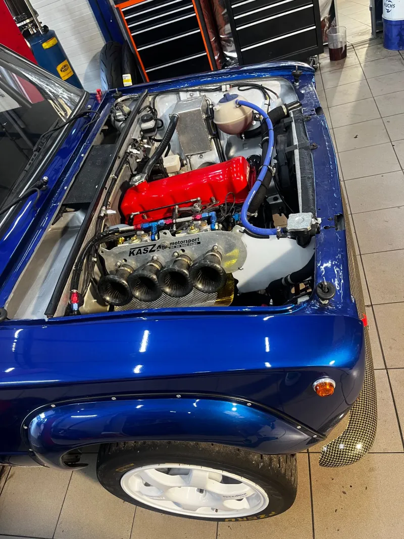 Voiture de rallye Lada 2101