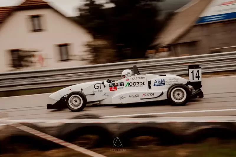 Formule F3 Alfa Romeo FR 02