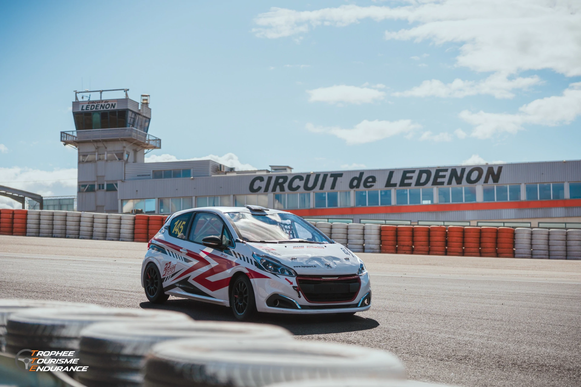 Rental / Assistance 208 Racing Cup – photo 3