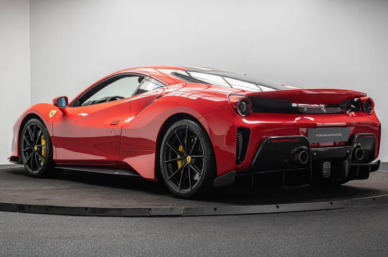 FERRARI 488 3.9 720 PISTA