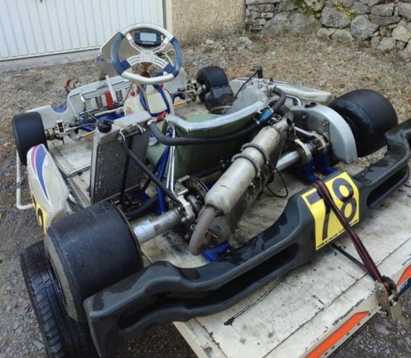 Ideal for beginners: 125cc go-kart + trailer