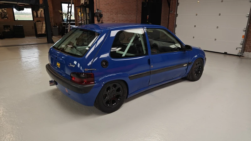 Voiture de course Citroën Saxo Cup