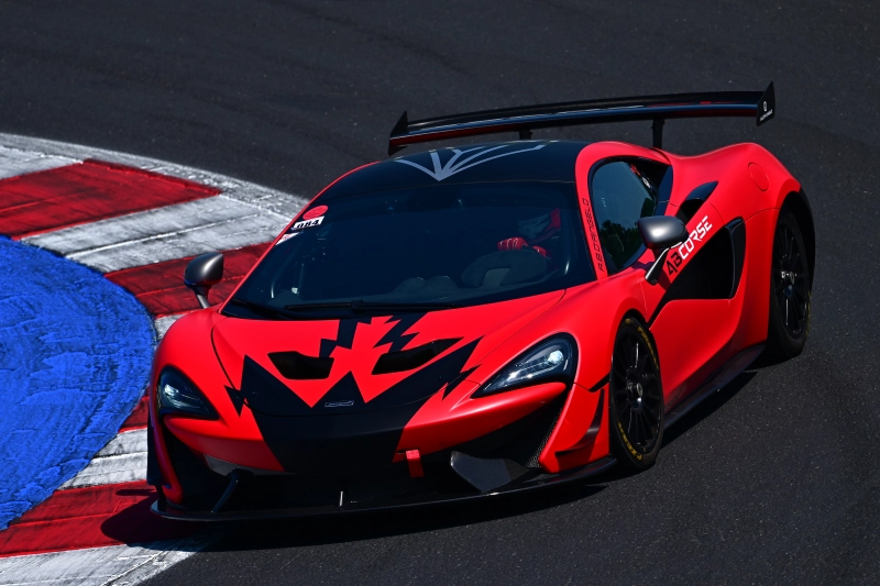 MCLAREN 570 S GT4 GT4 + SPARE PARTS + EQUIPMENT