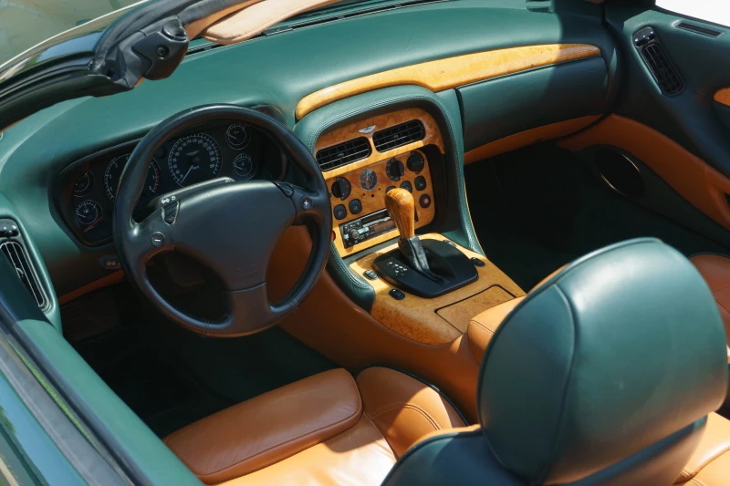 Aston Martin DB7 Volante V12