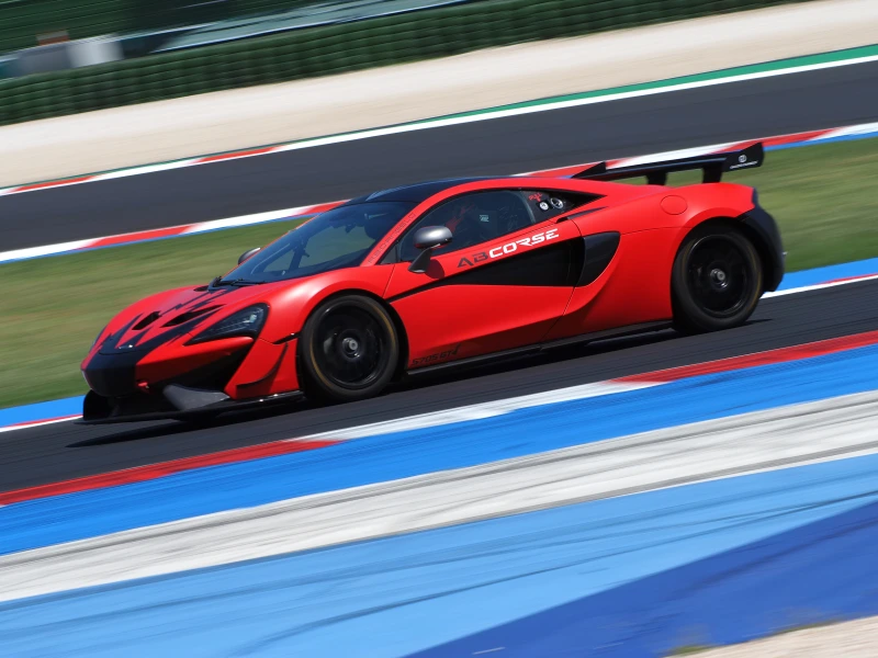 MCLAREN 570 S GT4 GT4 + SPARE PARTS + EQUIPMENT