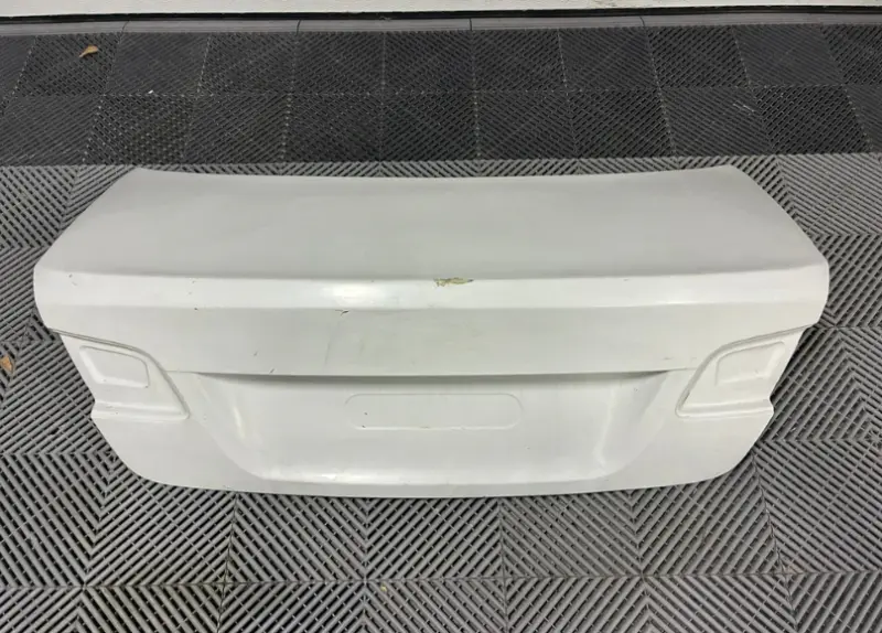Panneau de coffre arrière d'occasion pour BMW E92, en fibre de carbone, style CSL, modèle « DTM Tracktool ».