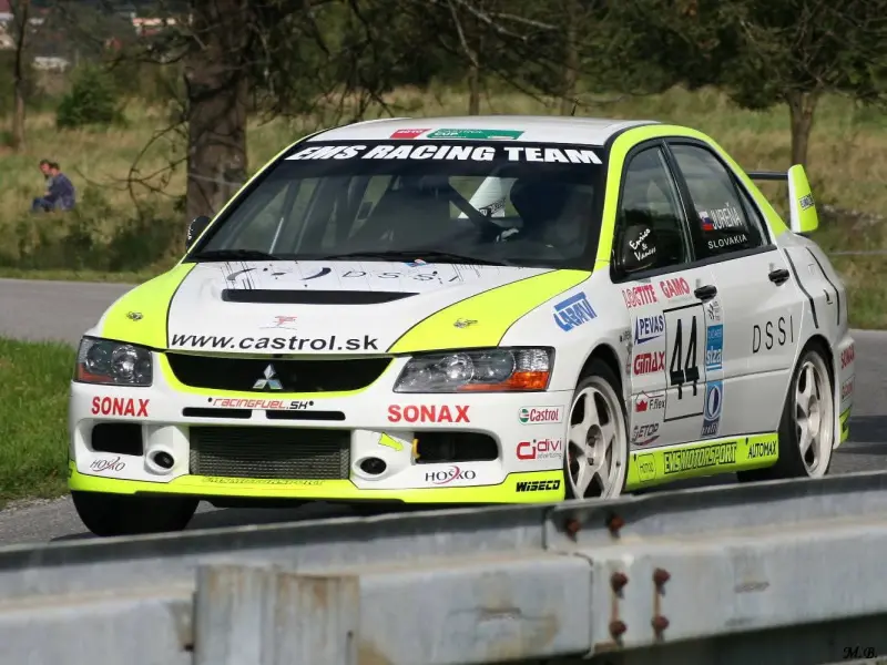 MITSUBISHI LANCER EVO IX : prête pour la course