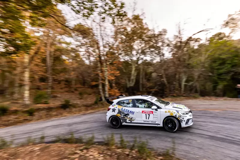 LEZEAU Compétition leases Clio Rally3