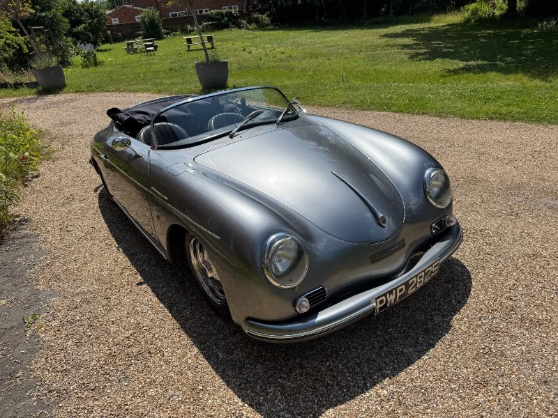 CLASSIC MOTOR CARRIAGES , SPEEDSTER