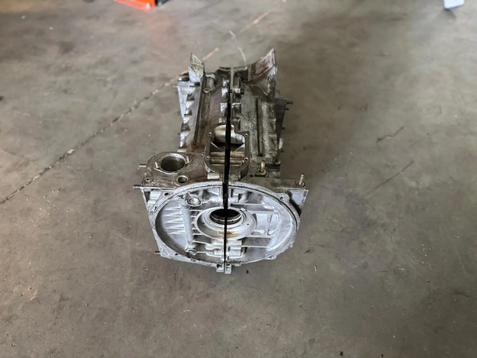 Porsche 930/10 engine block – photo 1