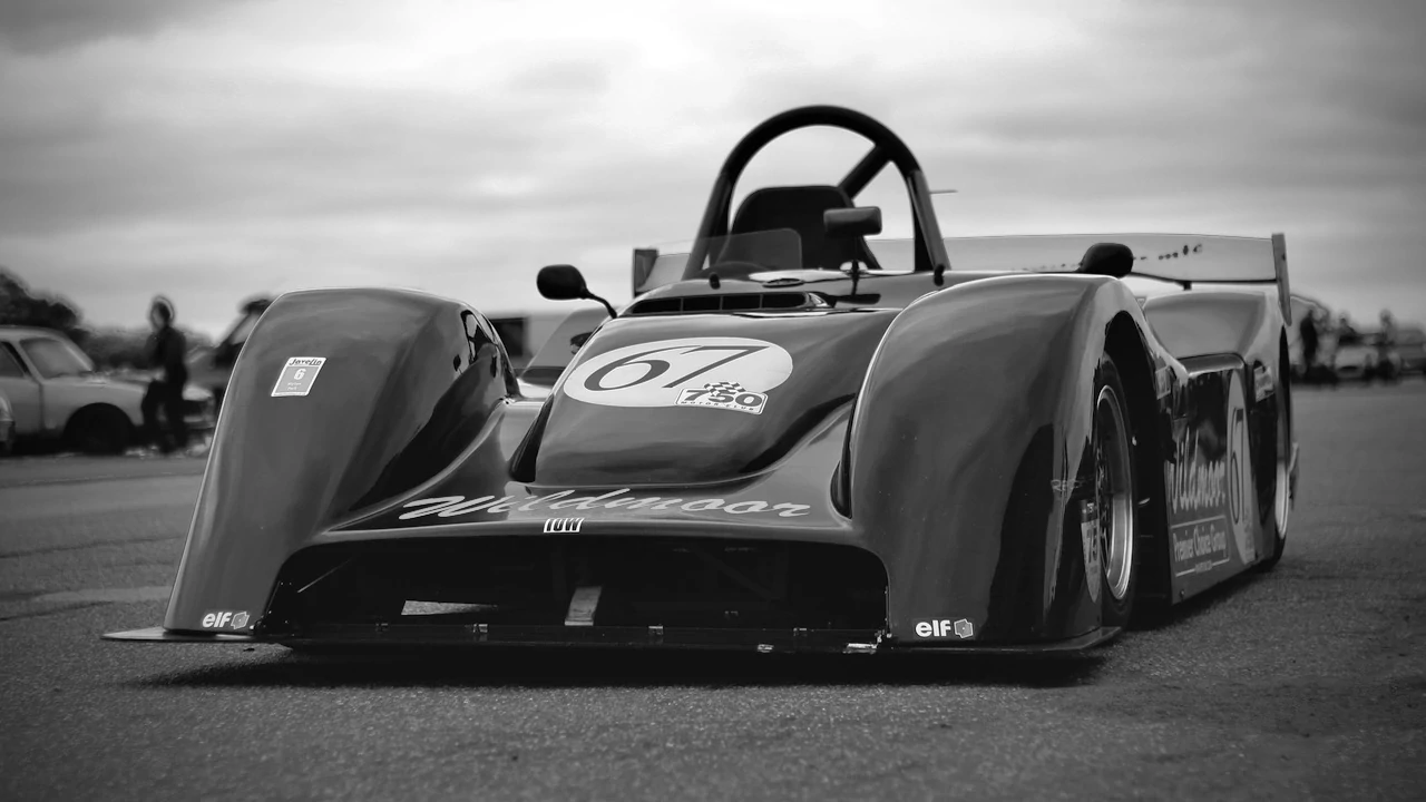 VOITURE DE COURSE WILDMOOR FORMULA 750 + REMORQUE OPTIONNELLE