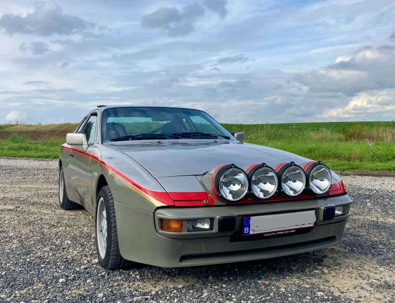 Porsche 944 R