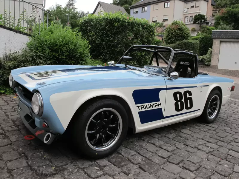 Kas Kastner inspired Triumph TR6