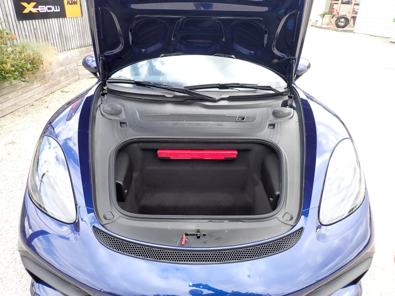 Porsche 718 Cayman GT4