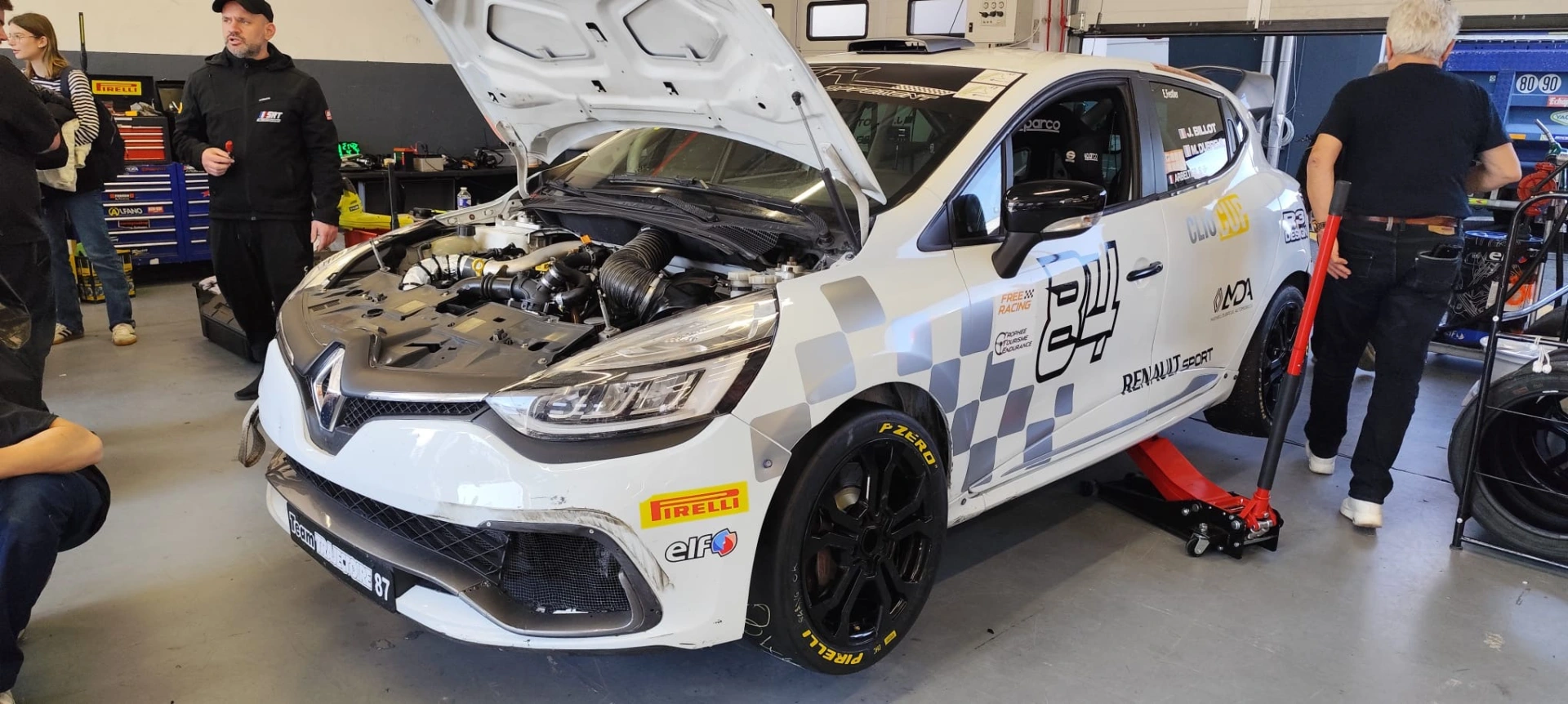 Clio 4 cup – photo 1