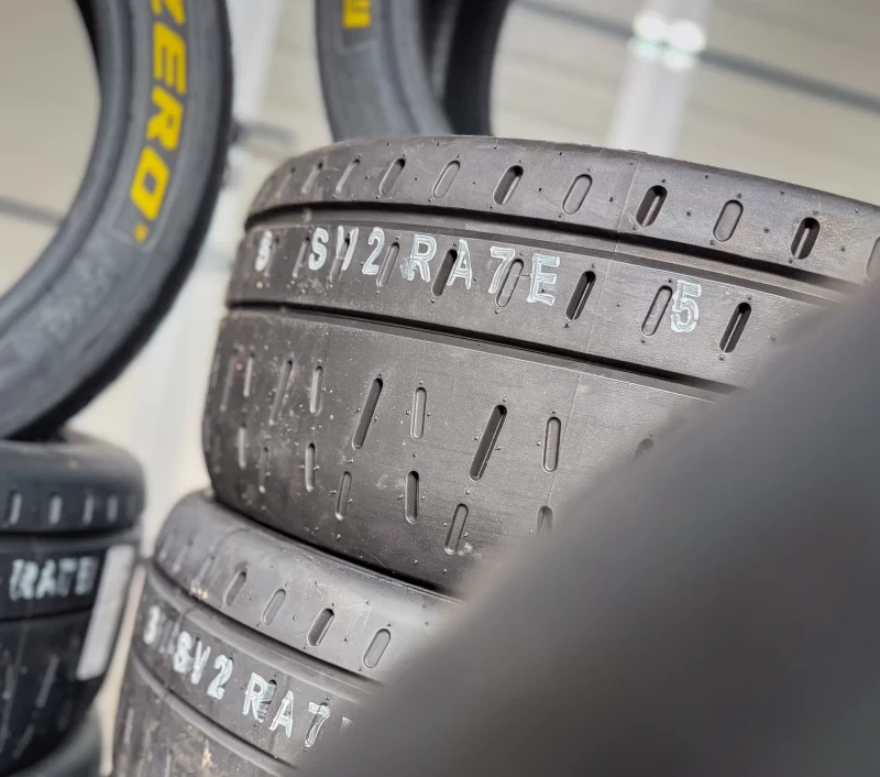 8x PIRELLI 18'' FIA RA7E NEUFS