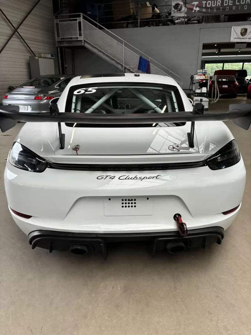 Porsche 718 Cayman GT4