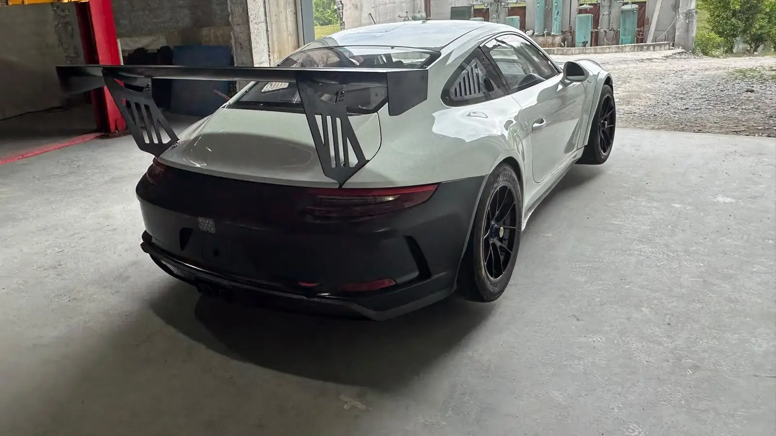 For sale 991.2 GT3 cup car – photo 2