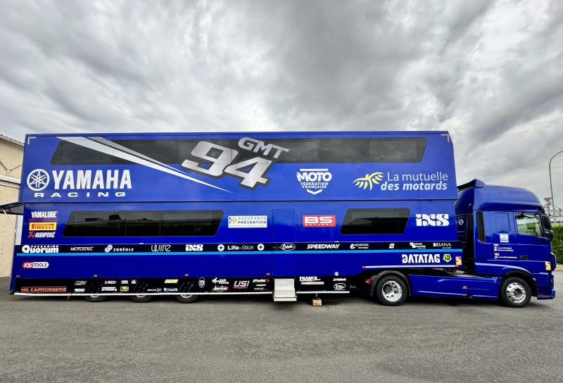 DAF XF 480 tractor unit and fitted multi-deck trailer