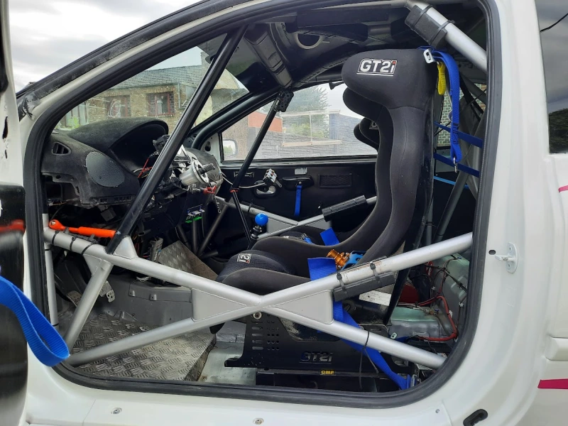 Clio 3 f2014 210cv prête à courir