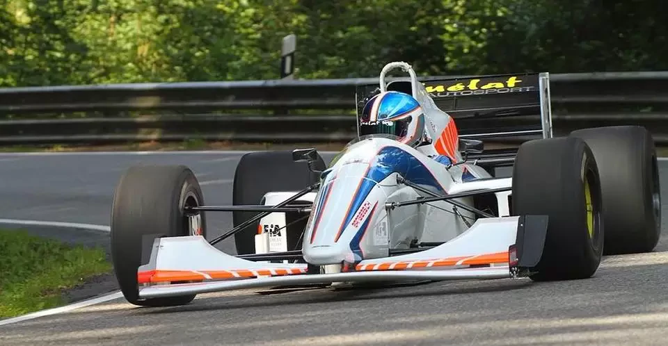 T94/50 F3000