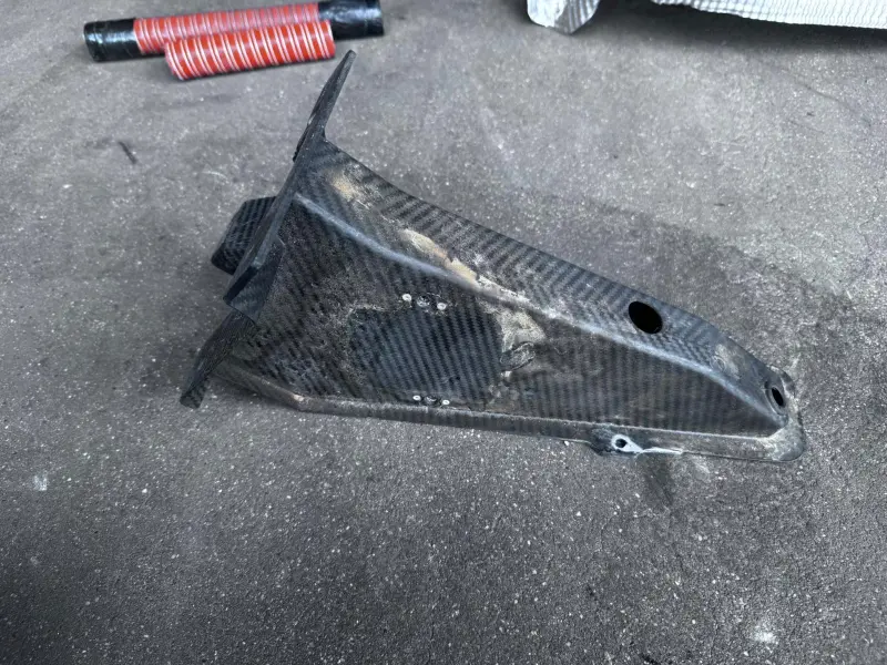 Boîtiers de phare gauche carbone Porsche 991 GT3 R, réf. 9915035557A
