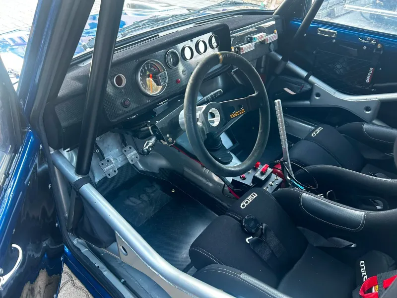 Voiture de rallye Lada 2101